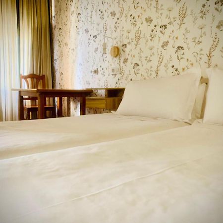Hostal As Margaritas Santiago de Compostela Exterior photo