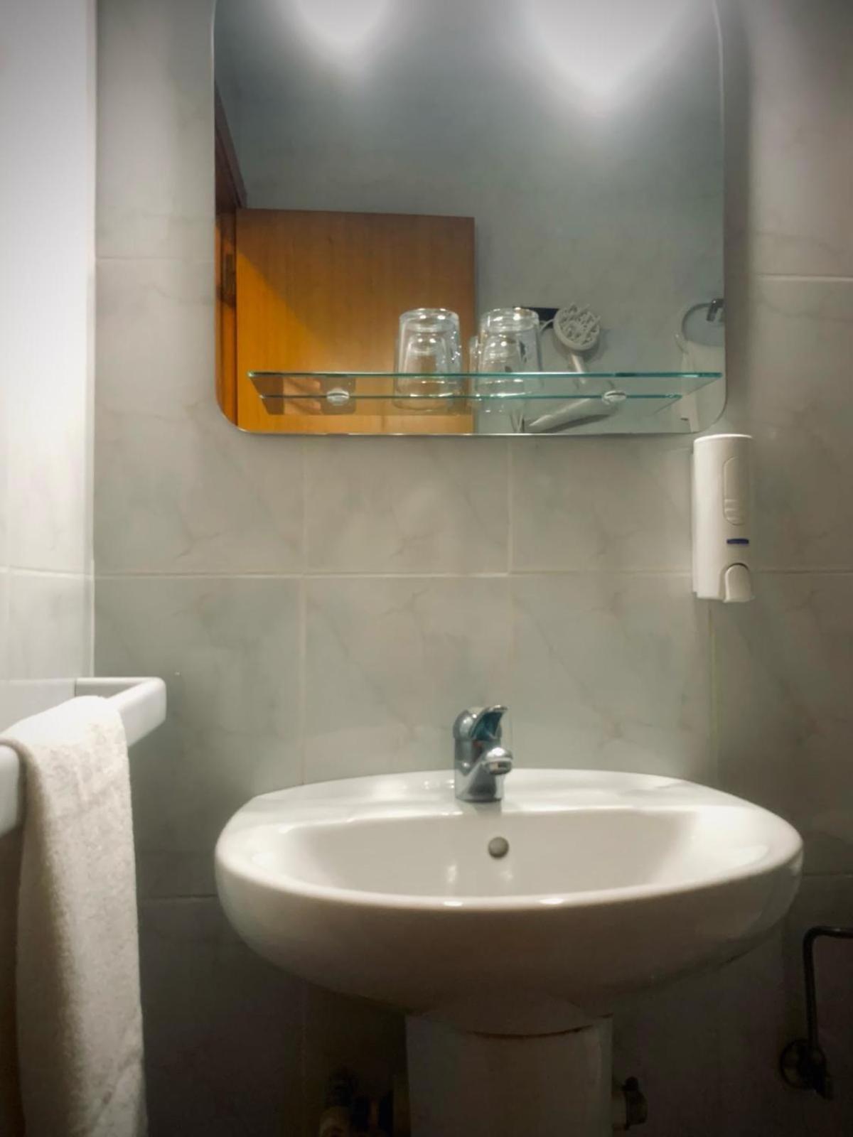 Hostal As Margaritas Santiago de Compostela Exterior photo